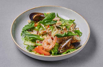 Салат с морепродуктами