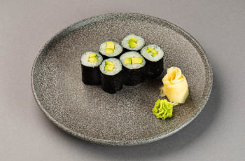 Ролл с авокадо 6 шт.